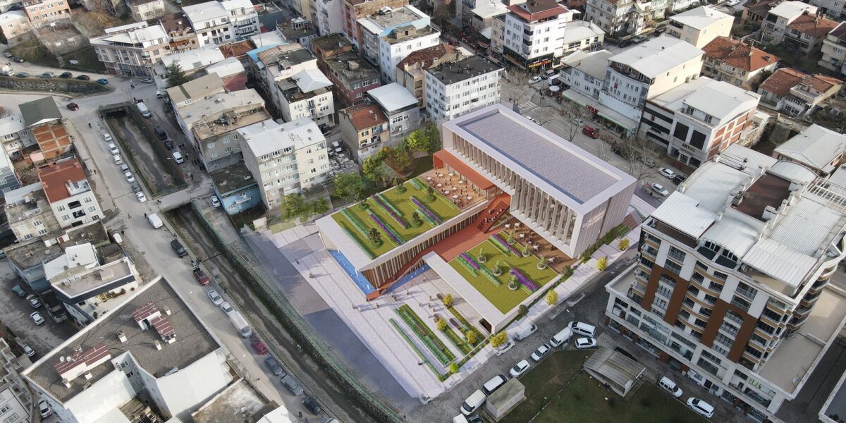 Bursa'da lüks 5 yıldızlı otel havuzu ve Uludağ manzarası